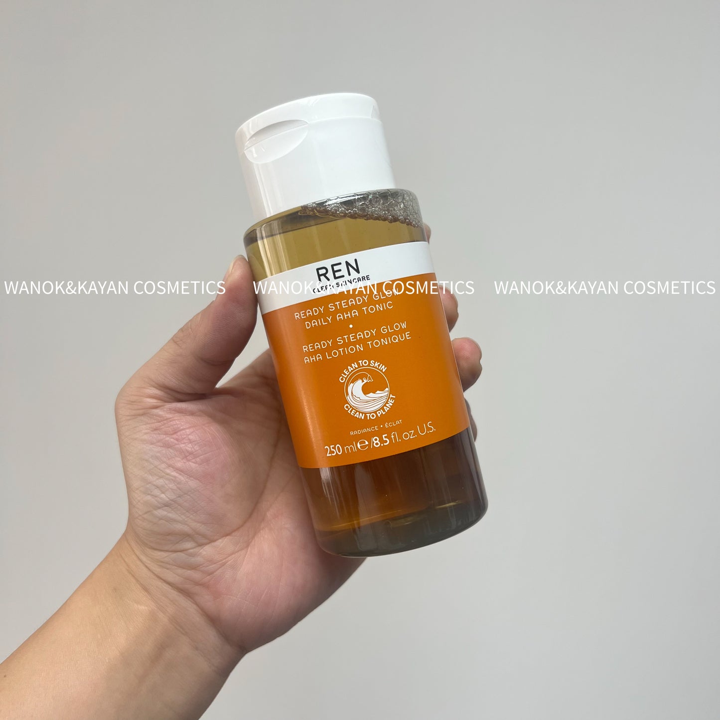 包順豐 英國 REN 黑頭閉口收割機!REN 果酸水爽膚水收斂毛孔去閉口黑頭痘痘 250ml。REN CLEAN SKINCARE RADIANCE DAILY AHA TONIC