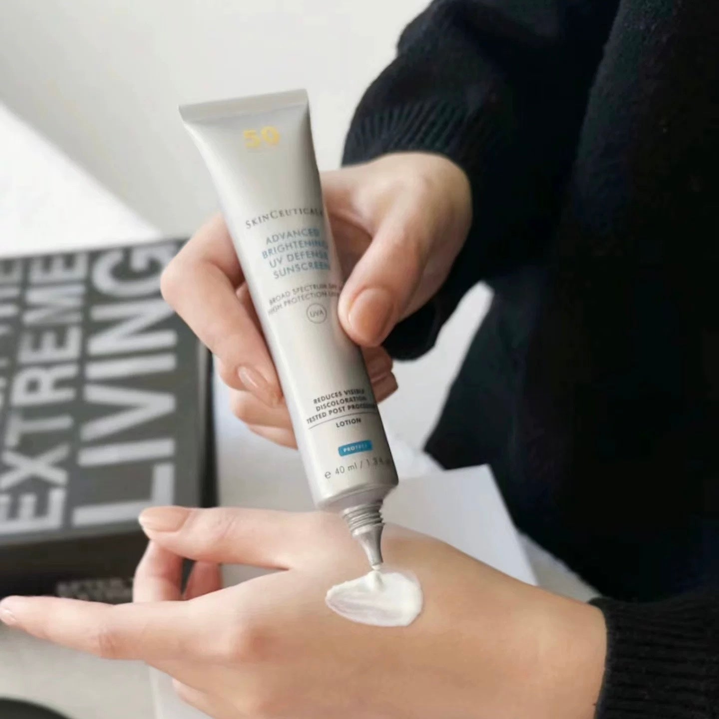 包順豐 skinceuticals 修麗可 高效保补濕防曬小銀傘美白臻彩煥亮精華防曬乳ADVANCED BRIGHTENING UV DEFENSE SUNSCREEN 40ML