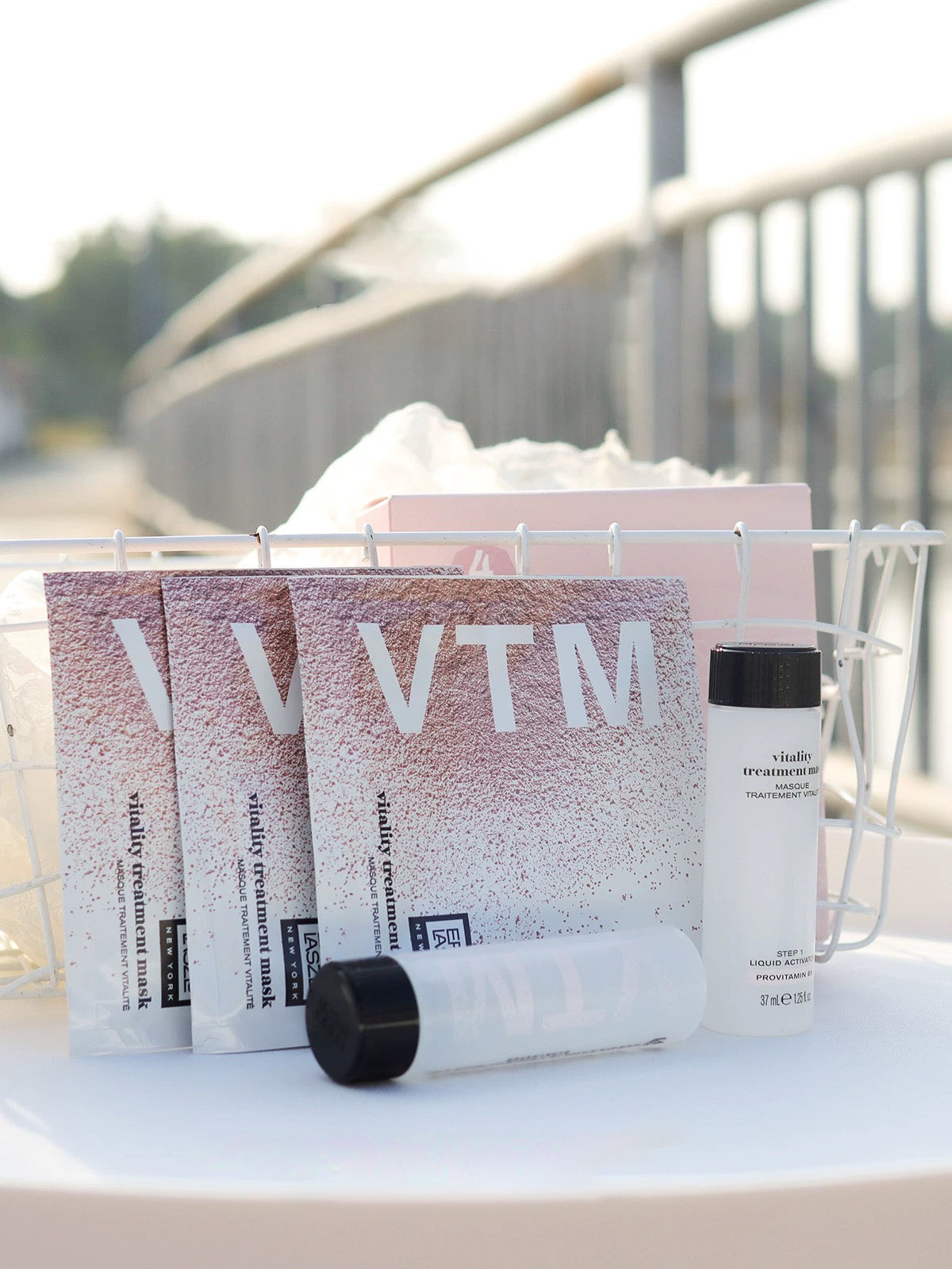 包順豐 Erno Laszlo 奧倫納素 水療再生冰白面膜 冰白面膜一盒4組 vitality treatment mask(STEP 1 :4x37 ml + STEP 2 :4×5.5g)