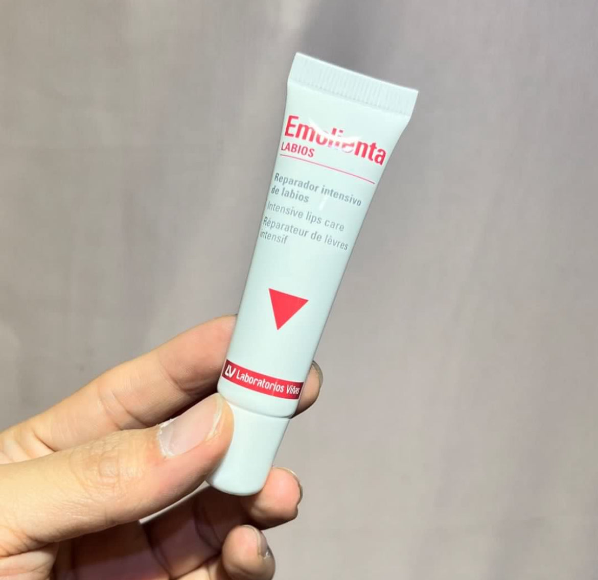 包順豐 西班牙 Vinas Emolienta LABIOS lips 冰淇淋奶油潤唇膏 15ml