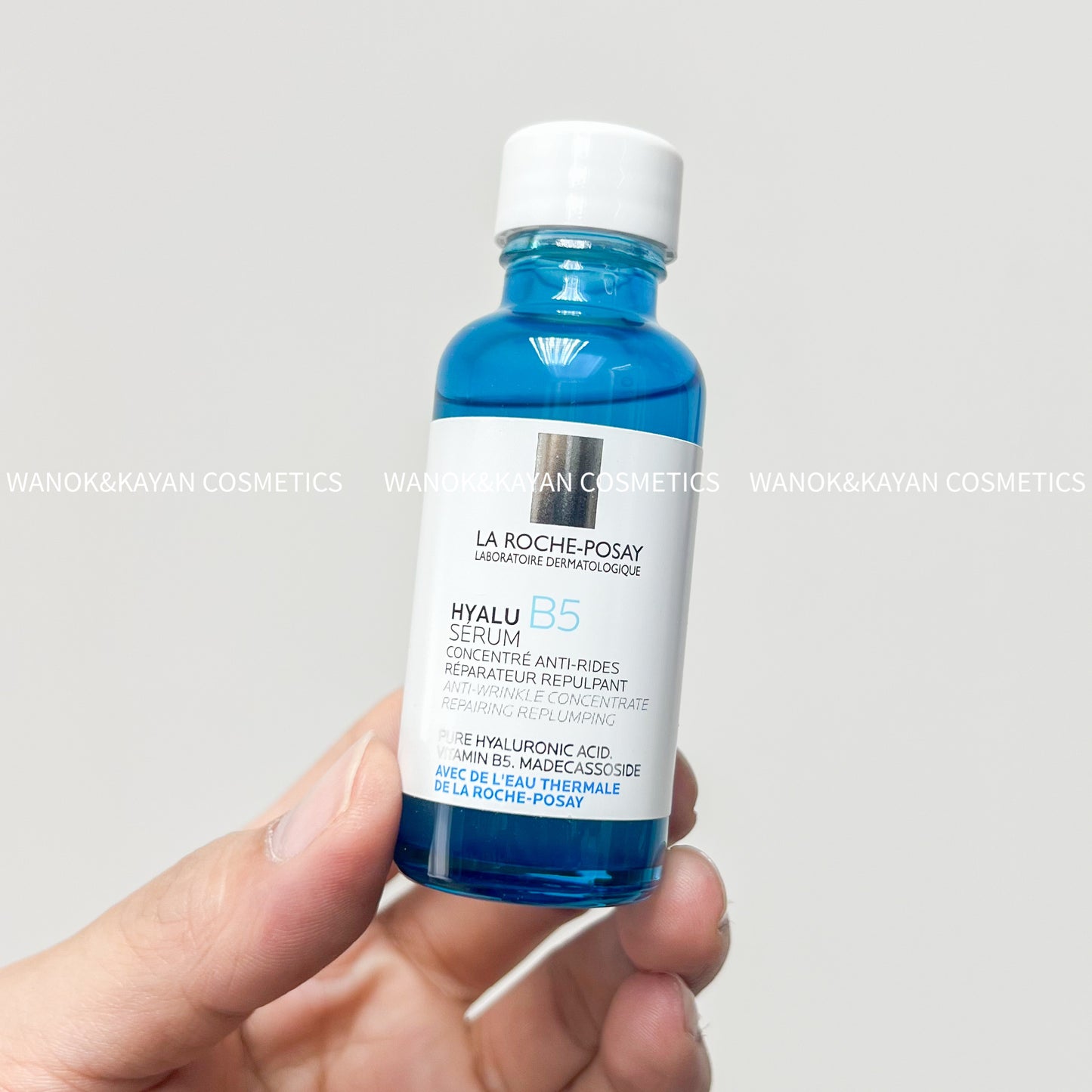 包順豐 La Roche-Posay 理膚泉 HYALU B5抗皺緊緻精華 30ml 玻尿酸B5精華液30ml 高保濕舒緩敏感肌玻修復小藍瓶。Laroche Posay La roche-Posay。Laroche-Posay。理膚泉。HYALU B5 SERUM