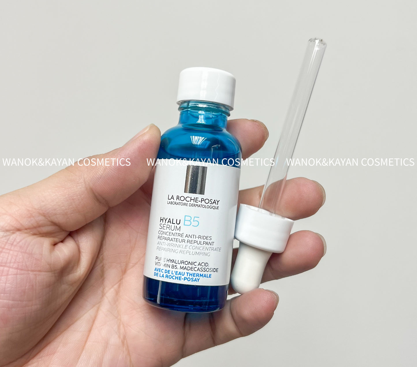 包順豐 La Roche-Posay 理膚泉 HYALU B5抗皺緊緻精華 30ml 玻尿酸B5精華液30ml 高保濕舒緩敏感肌玻修復小藍瓶。Laroche Posay La roche-Posay。Laroche-Posay。理膚泉。HYALU B5 SERUM