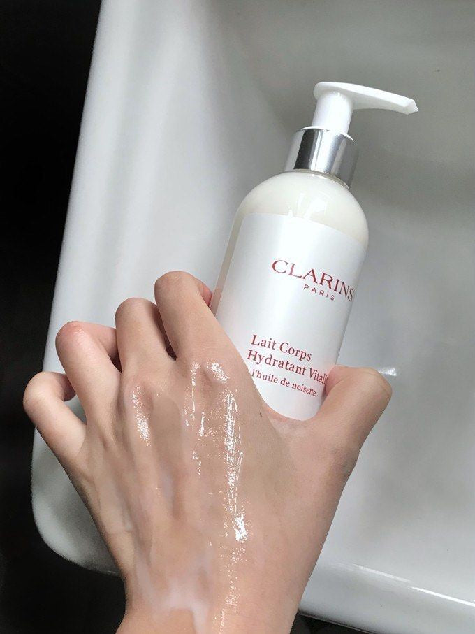 包順豐 嬌韻詩 Clarins 榛子油身體乳 300ml 潤膚露補水保濕不油  Body Lotion With hazelnut oil