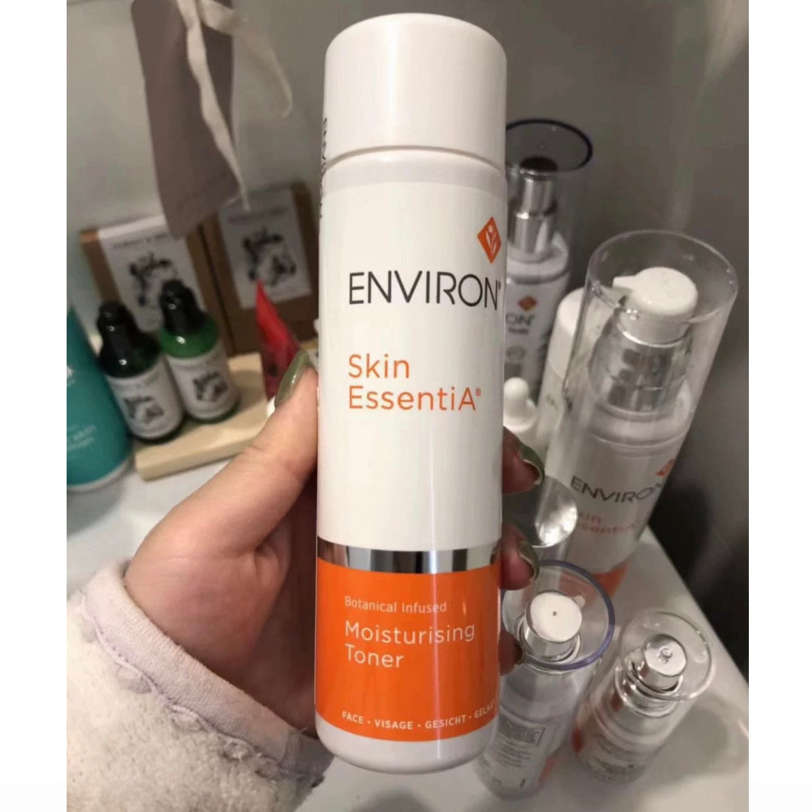 包順豐 ENVIRON Skin EssentiA® Moisturising Toner 透明感肌水 200ml Moisturising Toner