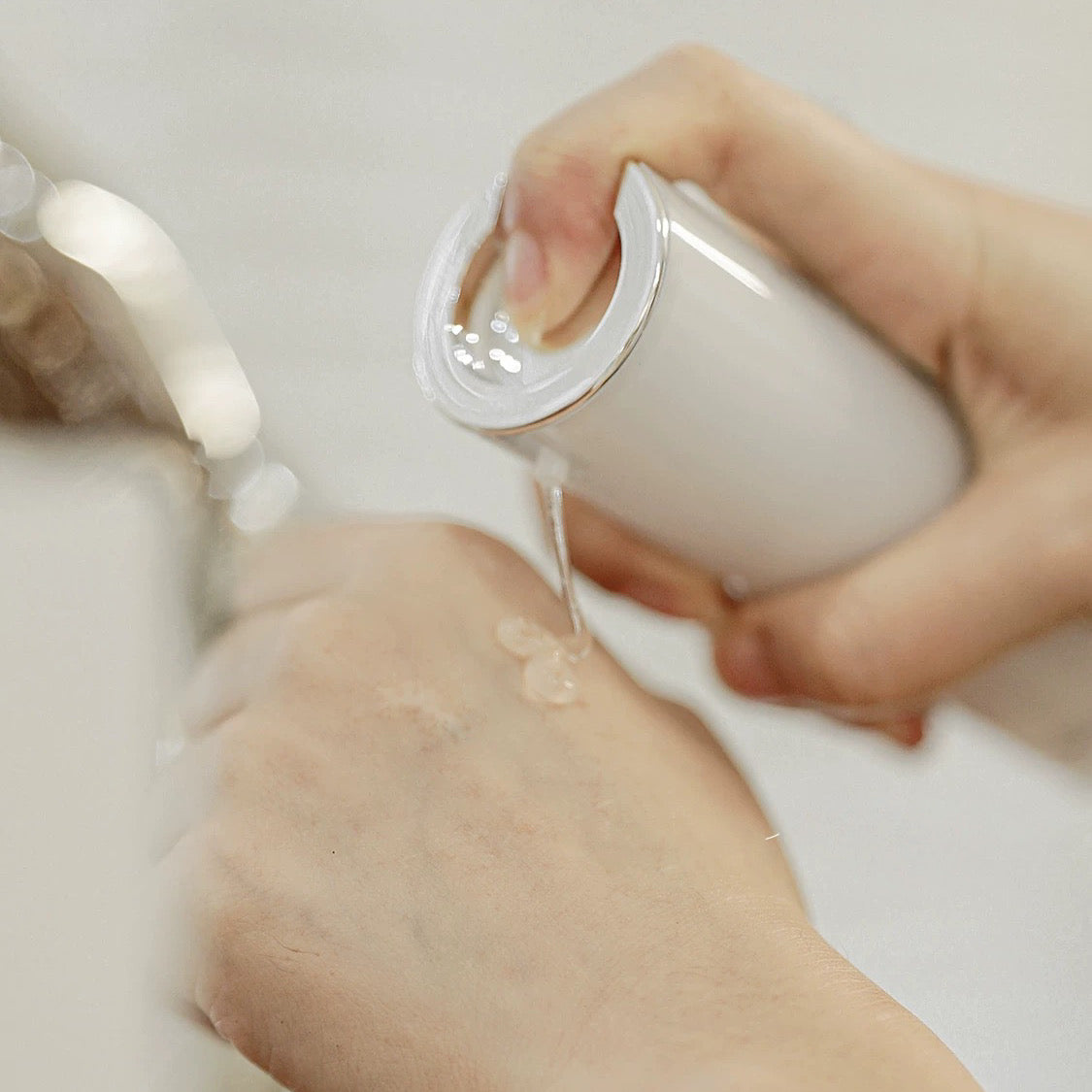 包順豐 瑞士Teoxane 泰奧賽恩 RHA玻尿酸精華 30ml RHA Serum Hydratant & Repulpant Hydrating & Plumping