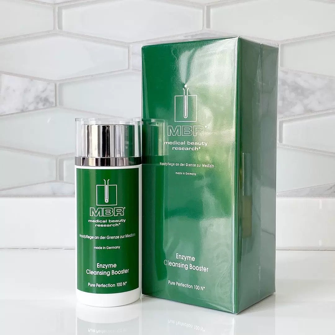 包順豐 MBR Medical Beauty Research 德國 MBR 鑽石精粹酵素亮顏粉 80g 潔顏粉酵素潔面80g。Hautpflege an der Grenze zur Medizin Enzyme Cleansing Booster Pure Perfection 100 N